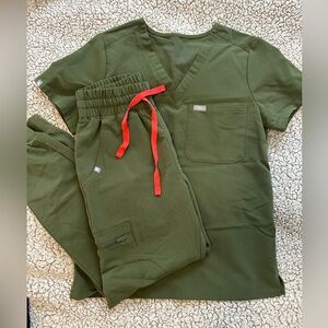FIGS Scrub Set XS Hunter Green | Zamora Jogger Pants + Catarina Top